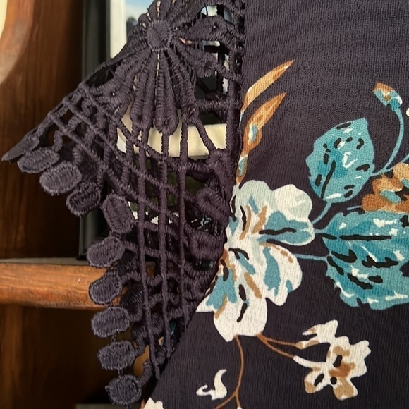 S H E I N Navy/Orange/White Floral Pattern Eyelet Detail Sleeves/Hem,Sz 0XL,EUC. - Picture 4 of 8